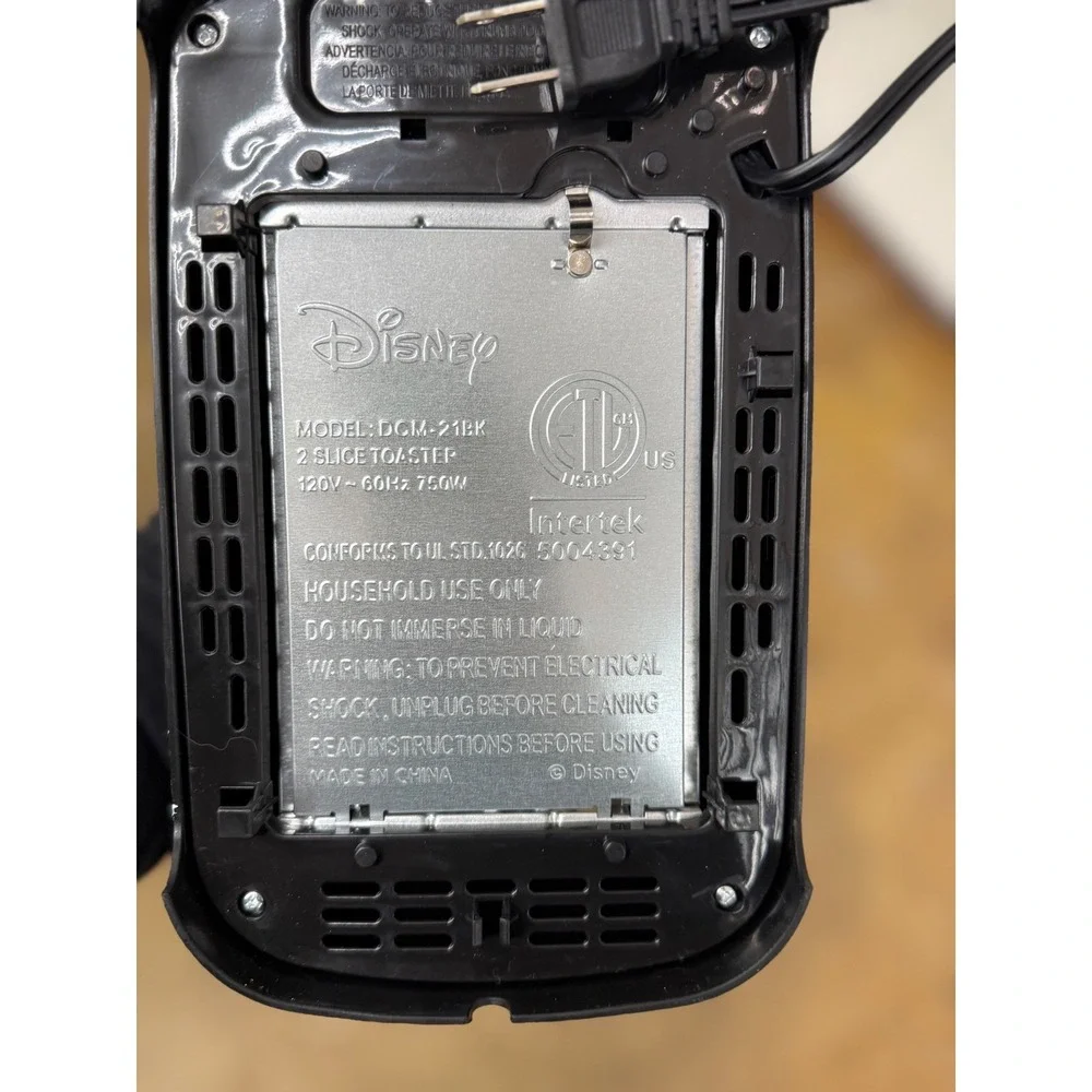 Disney Mickey Mouse 2 Slice Toaster Black Red‎ DCM-21EK New
